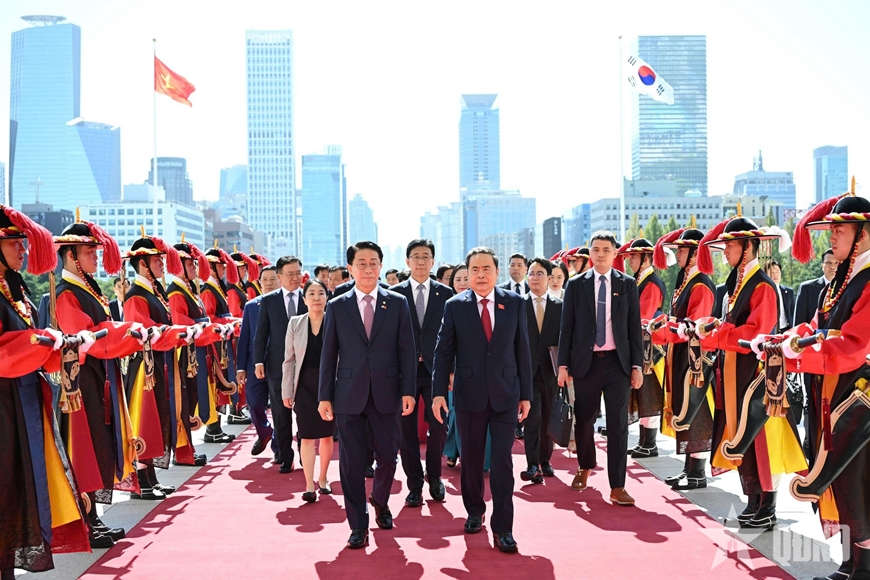 Chủ tịch Quốc hội Hàn Quốc Cho Jeong Sik chủ trì lễ đón trọng thể Chủ tịch Quốc hội Trần Thanh Mẫn